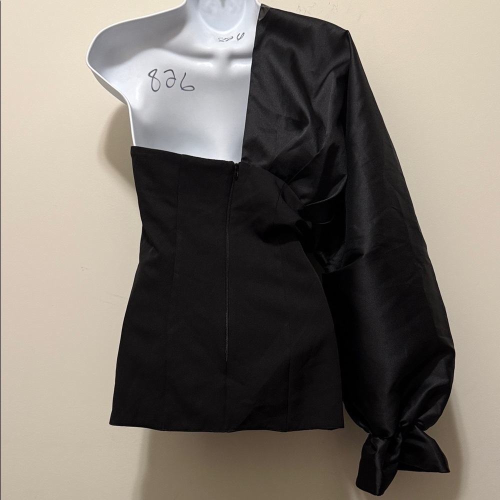 ASOS Luxe Elegant Black One-Shoulder Top - Picture 6 of 12